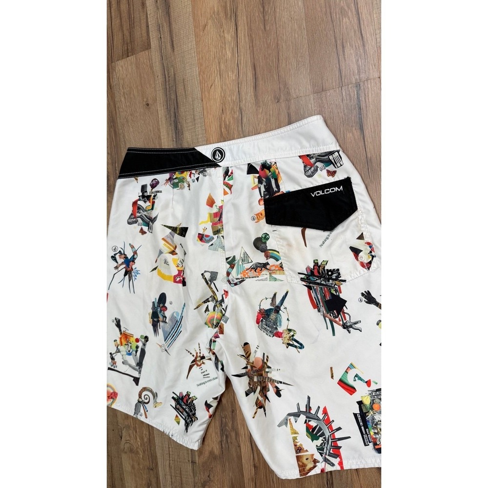 Volcom Master Collage Boardshorts Men's‎ 32 White Graphic Surf Skate - Picture 3 of 8